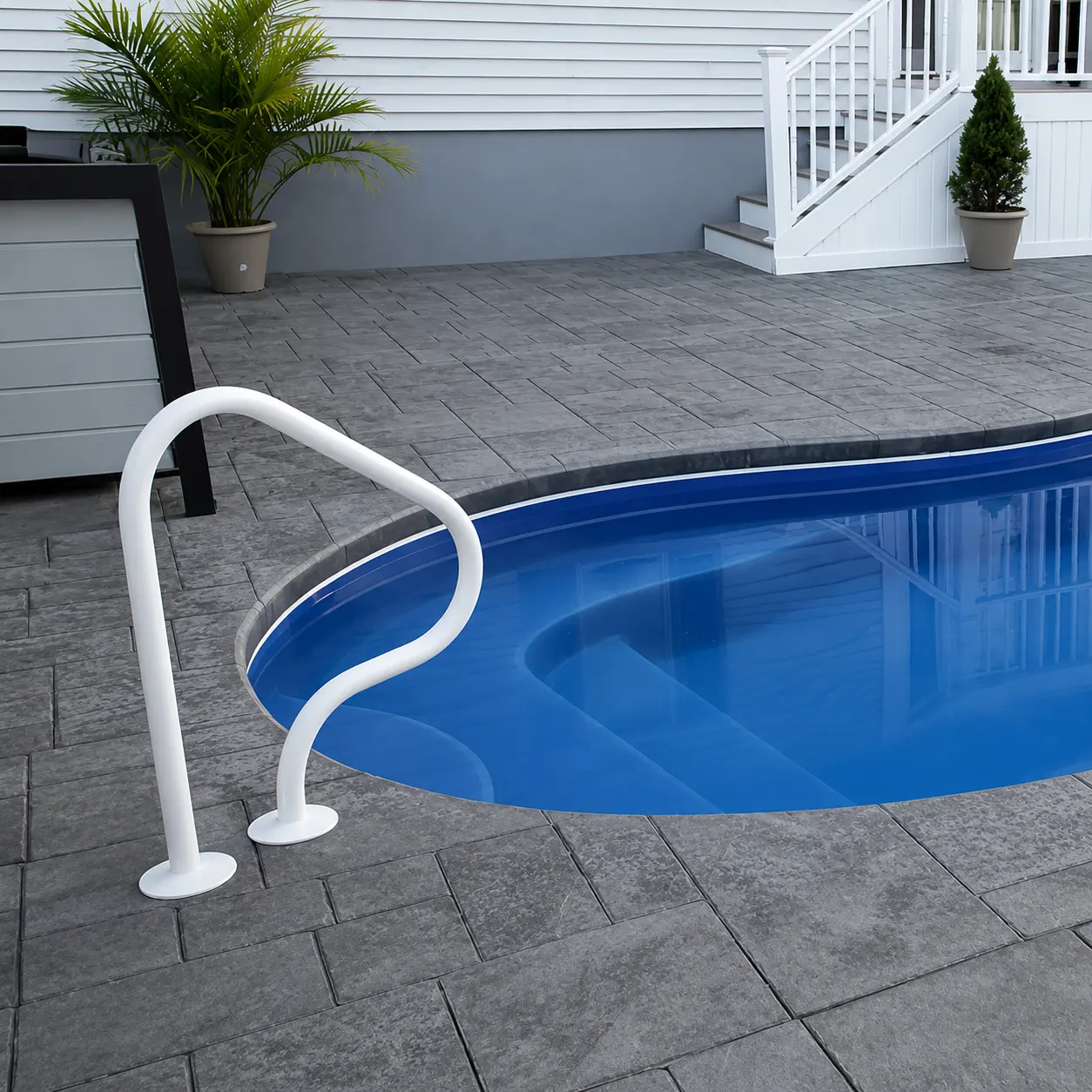 Figure 4 Handrail
